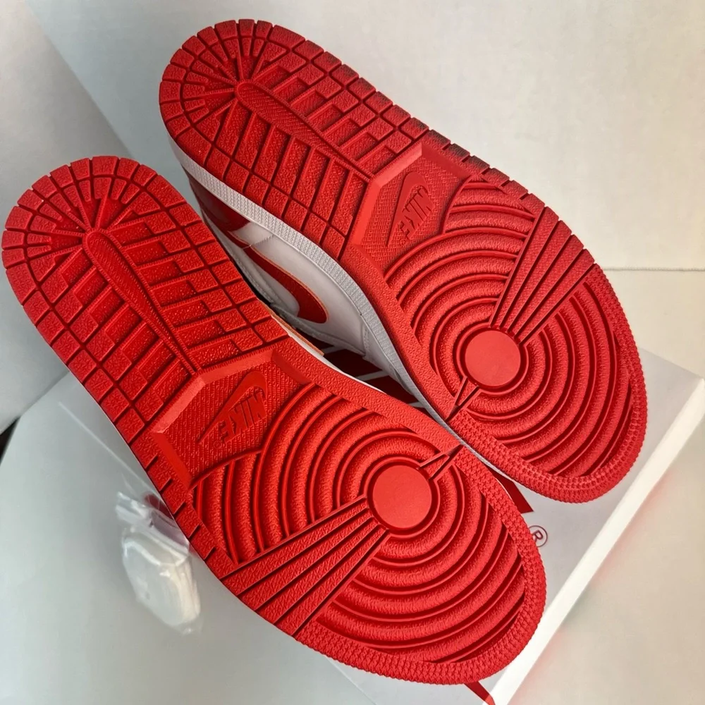 Nike Jordan 1 Retro OG white / University Red and black size 9 brand new w/ box - Picture 5 of 8